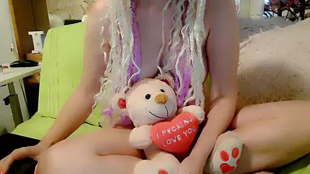 Kaaarinaa from StripChat