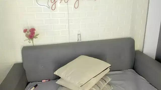 karina_gomez_18 from StripChat
