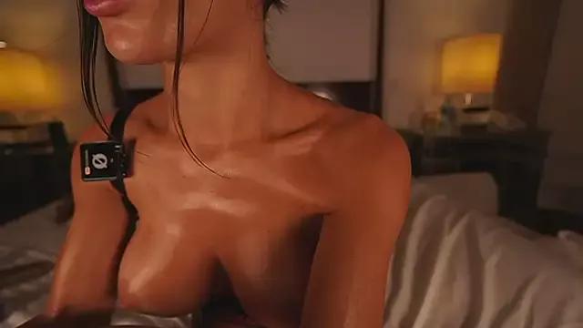 Naked Room Katyerave 