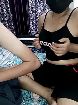 Kaveri-777 from StripChat