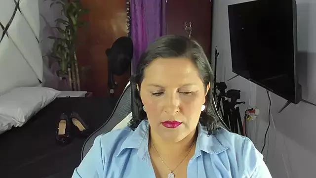 KikaDuque from StripChat