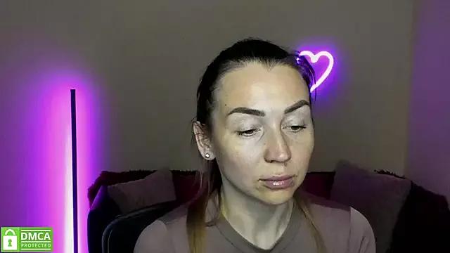 Kiss_julli88I from StripChat