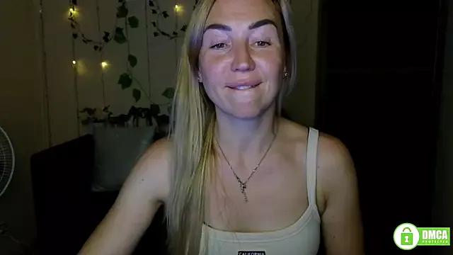 Kiss_julli88I from StripChat