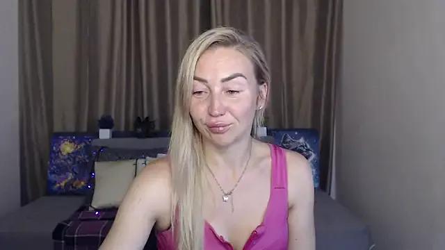 Kiss_julli88I from StripChat