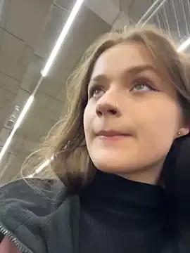 KittyQueeny from StripChat is Freechat