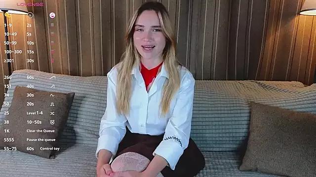 LaineWan from StripChat