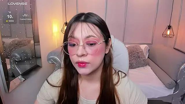 Lanna18 from StripChat