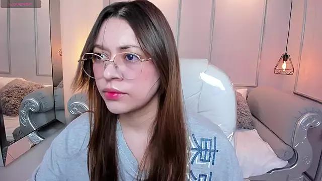 Lanna18 from StripChat