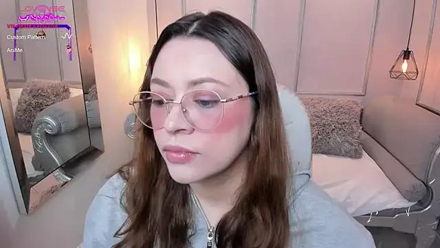 Lanna18 from StripChat