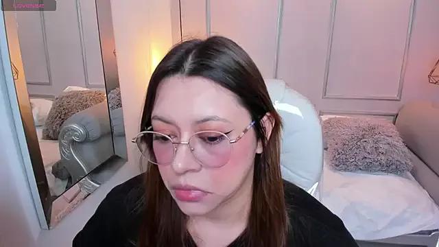 Lanna18 from StripChat