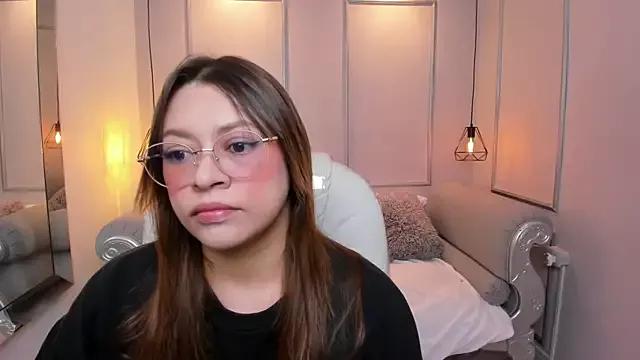 Lanna18 from StripChat