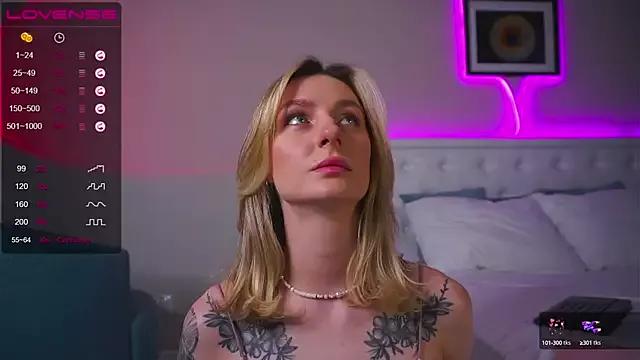 Naked Room LeaCox_ 