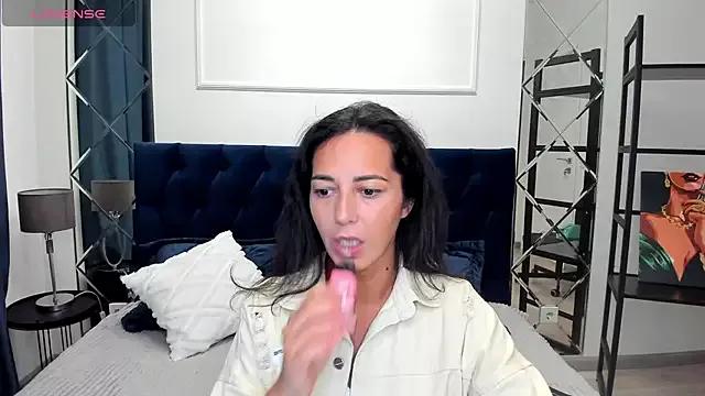 Linda_Insatiable from StripChat