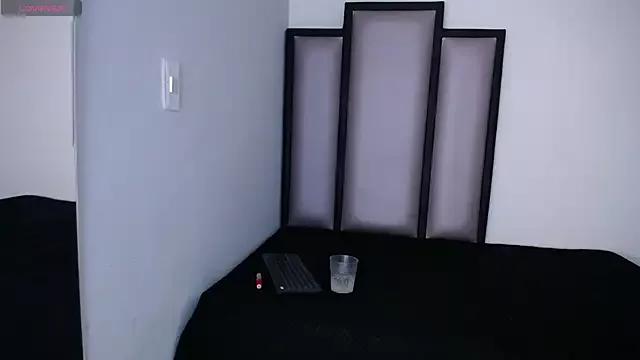 Lucy-23 from StripChat