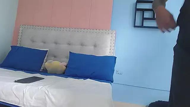 Naked Room Luna_y_fuego 