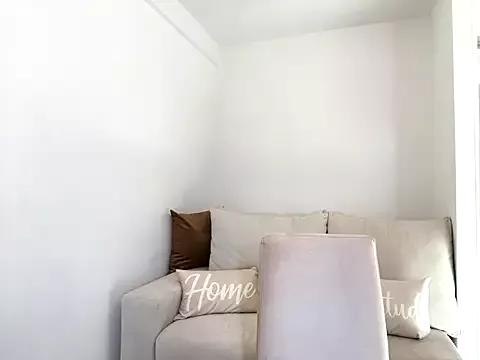 Naked Room Lustunionn 