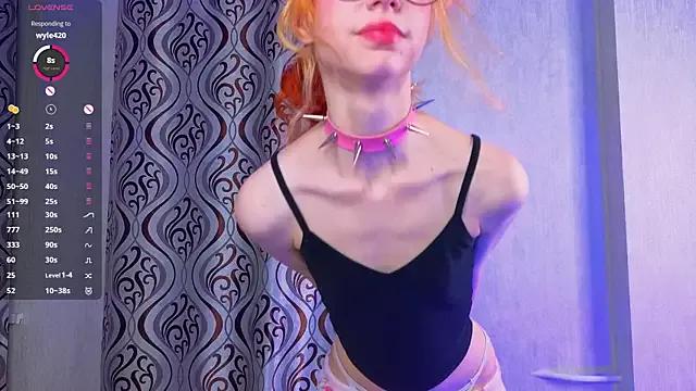 LynneByron from StripChat