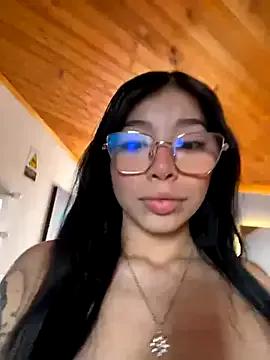 Maddy_Piink from StripChat