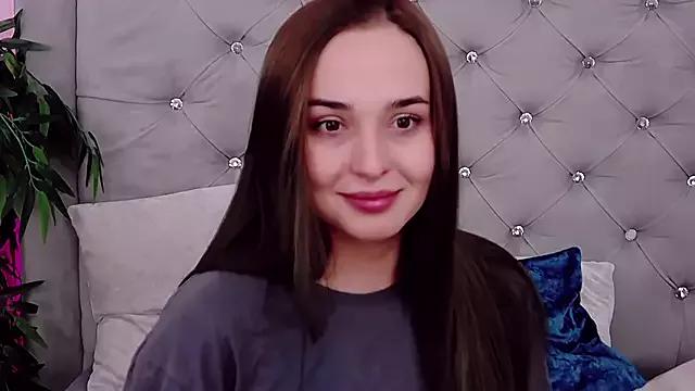 MeIisaLove from StripChat