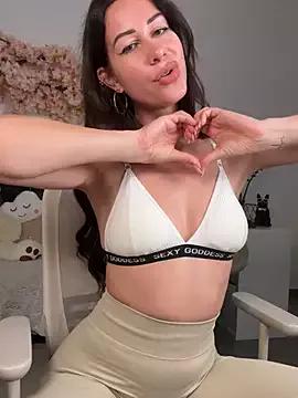 Meliazz from StripChat is Freechat