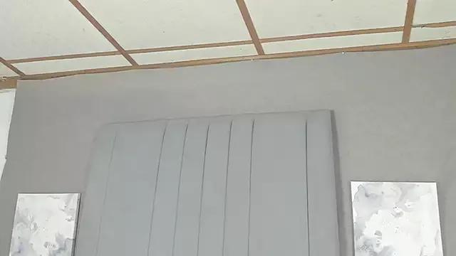Naked Room Melissa_Blooom 