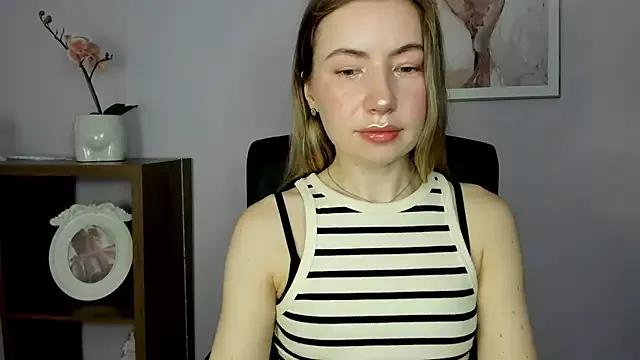Naked Room Mia_Tasty 