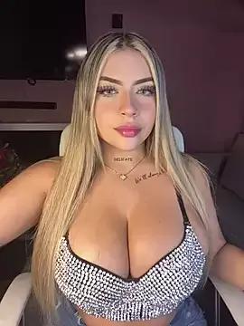 MiaWhitePink_ from StripChat is Freechat