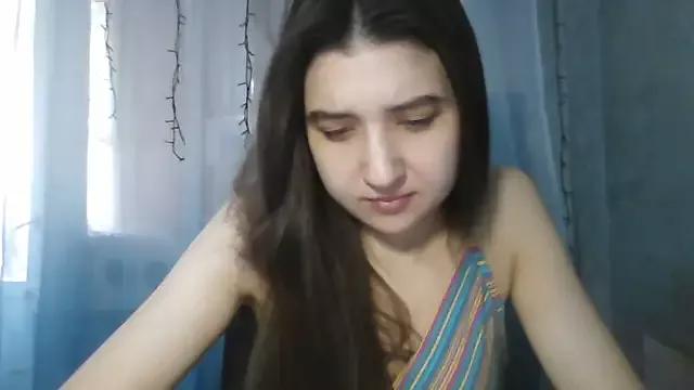 MilanesaGold28 from StripChat is Freechat