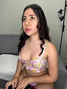 Mileeee_ from StripChat