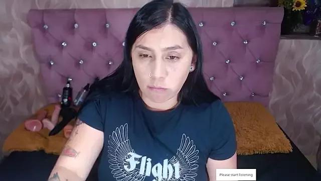 Milf_NaomiBraunx from StripChat