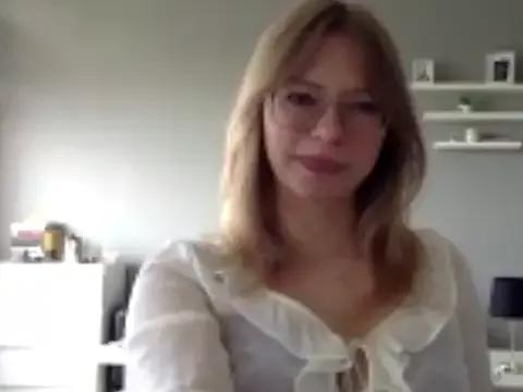 MillieShow from StripChat