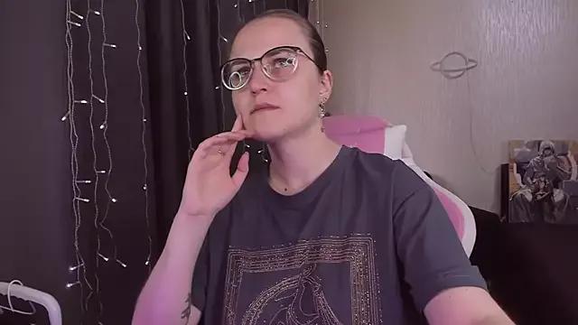 MissBrightShine from StripChat