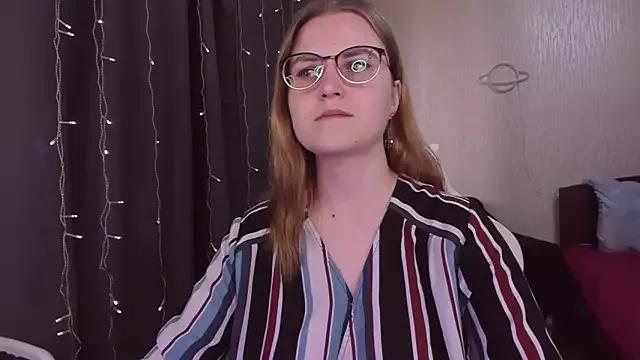 MissBrightShine from StripChat