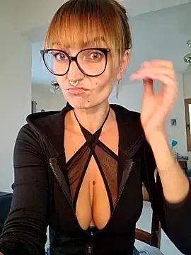 MissMialicious from StripChat