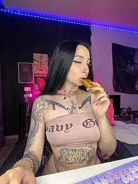 Molly__Moon from StripChat