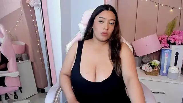 MollyBigBoobs12 from StripChat