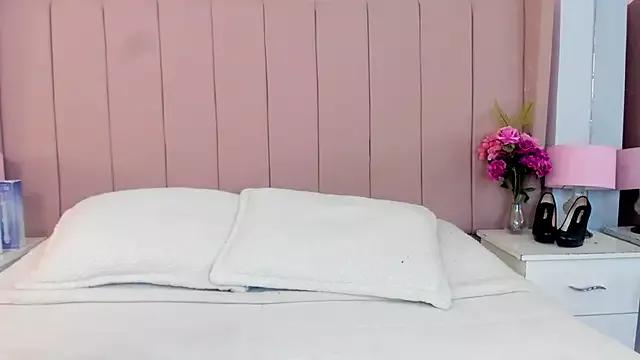 MollyBigBoobs12 from StripChat