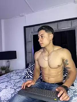 MR_MUSCLE from StripChat is Freechat