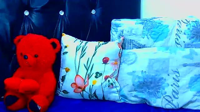 Ms_Congeniality from StripChat