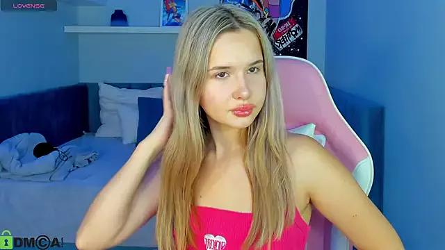 Nicoletta_Cooper from StripChat