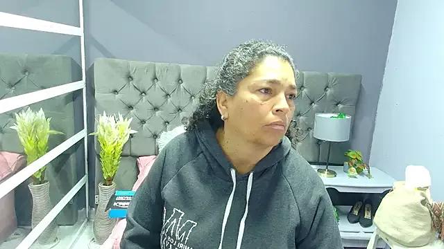 NinaBlazee from StripChat
