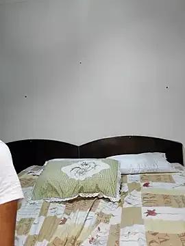 Nisreenn from StripChat is Freechat