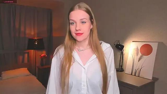 OdellaFrake from StripChat
