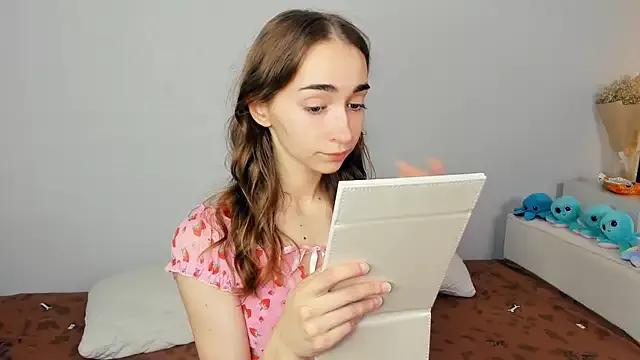 PollyBeev from StripChat