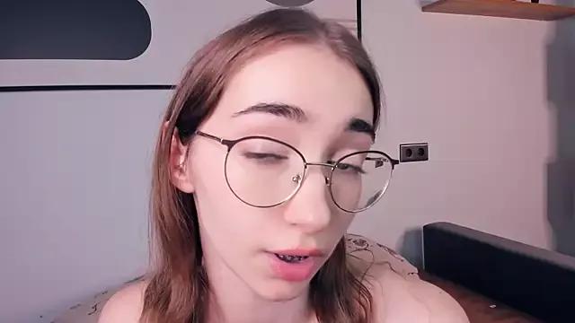 PollyBeev from StripChat