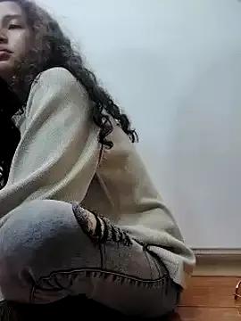 Queenjenn__ from StripChat