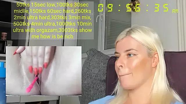 queenofthenighttt from StripChat