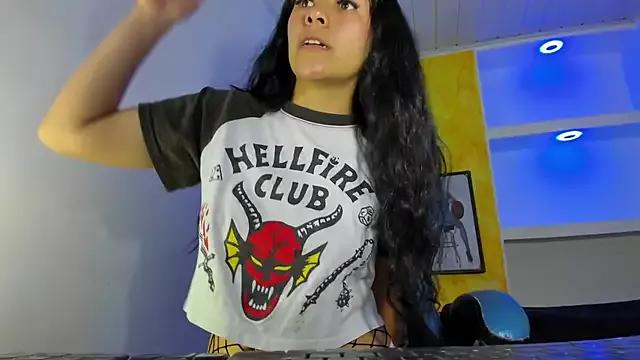 Raven_Rouge_ from StripChat