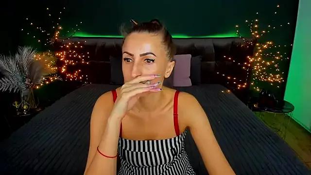 Rebecca_Diamond from StripChat
