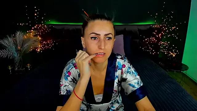 Rebecca_Diamond from StripChat